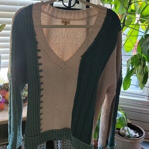 POL V-Neck Colorblock Sweater - Green and Cream